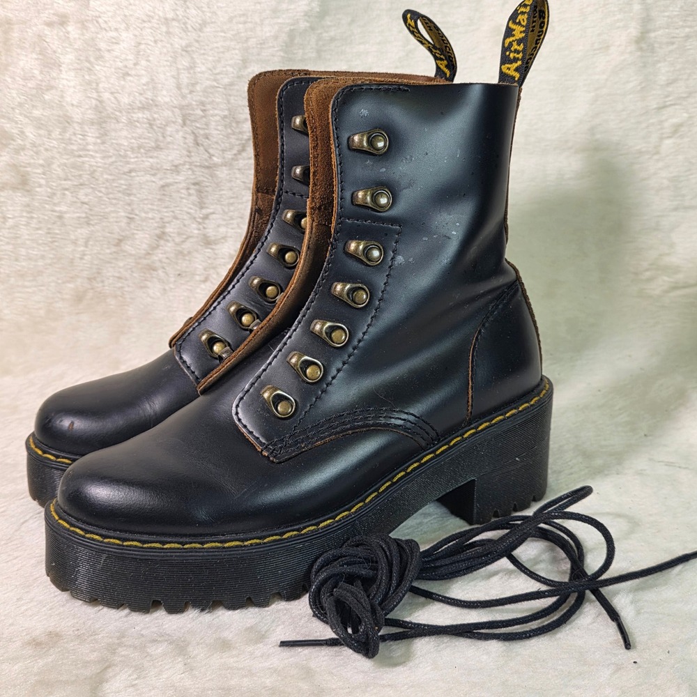 Dr. Martens Leona Platform Hiker Boots Black Leather Heavy Duty 37 Womens 6
